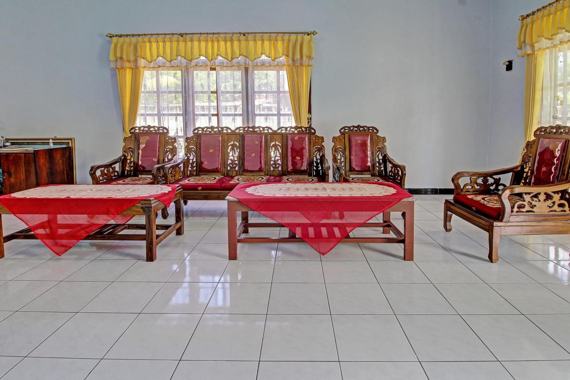 Spot On 91214 Desa Wisata Pandean Hotel Trenggalek Eksteriør billede