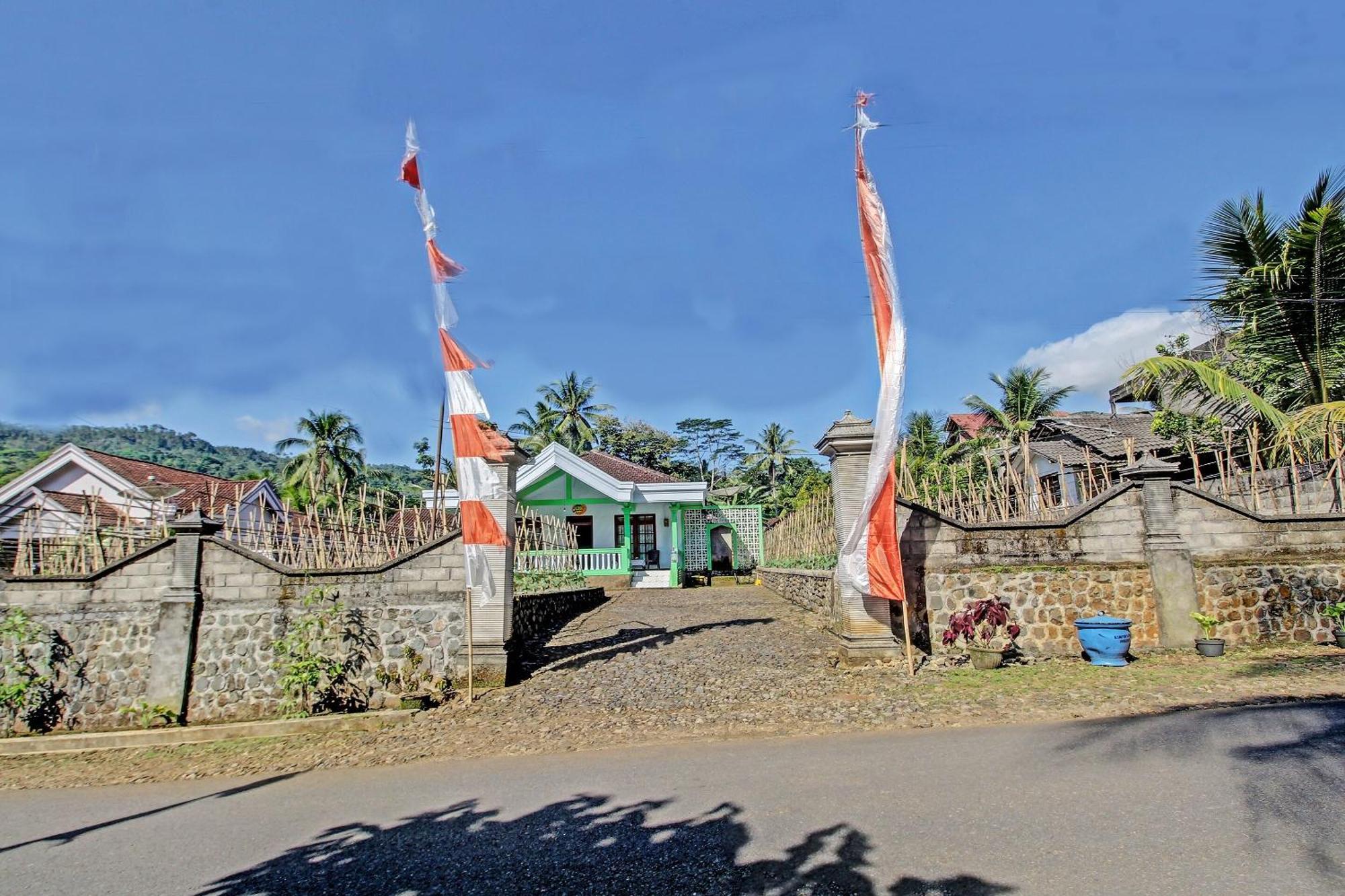 Spot On 91214 Desa Wisata Pandean Hotel Trenggalek Eksteriør billede